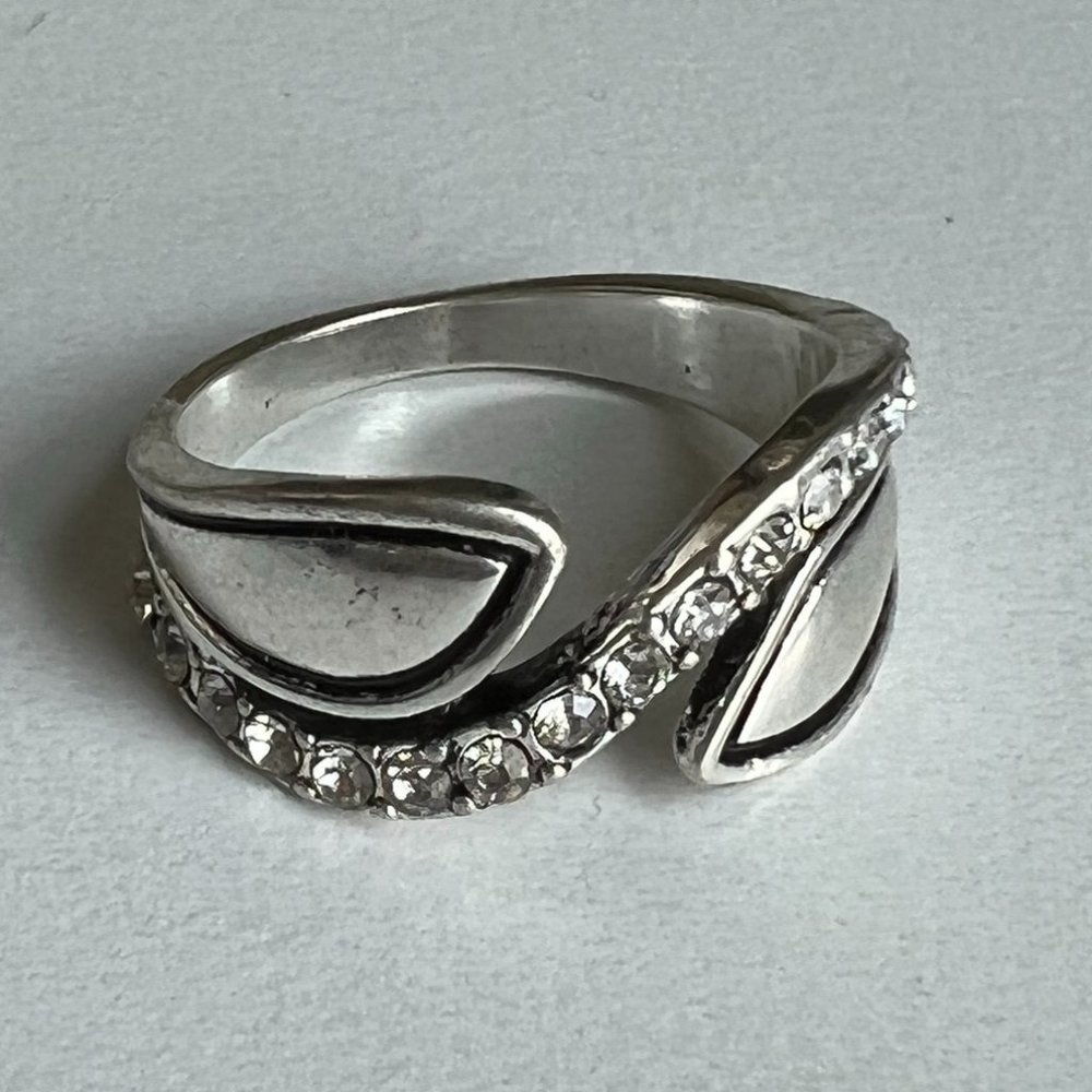 Vintage-style statement ring